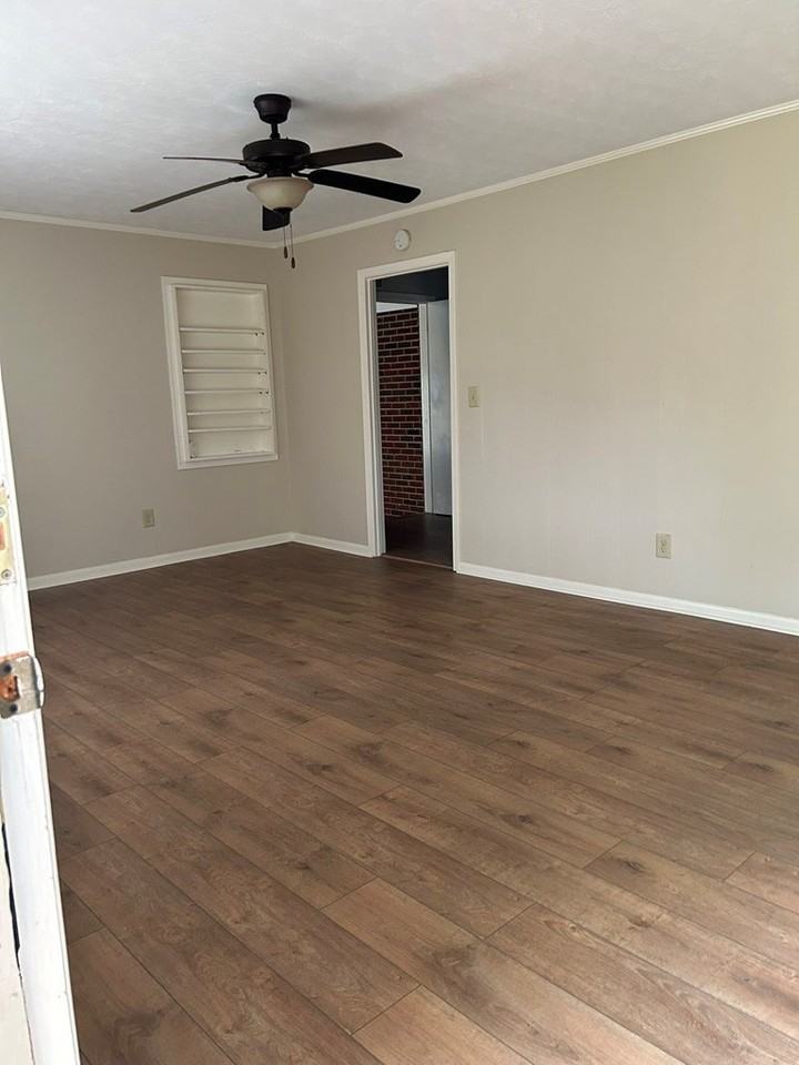 621 Miller St - Photo 6 of 30