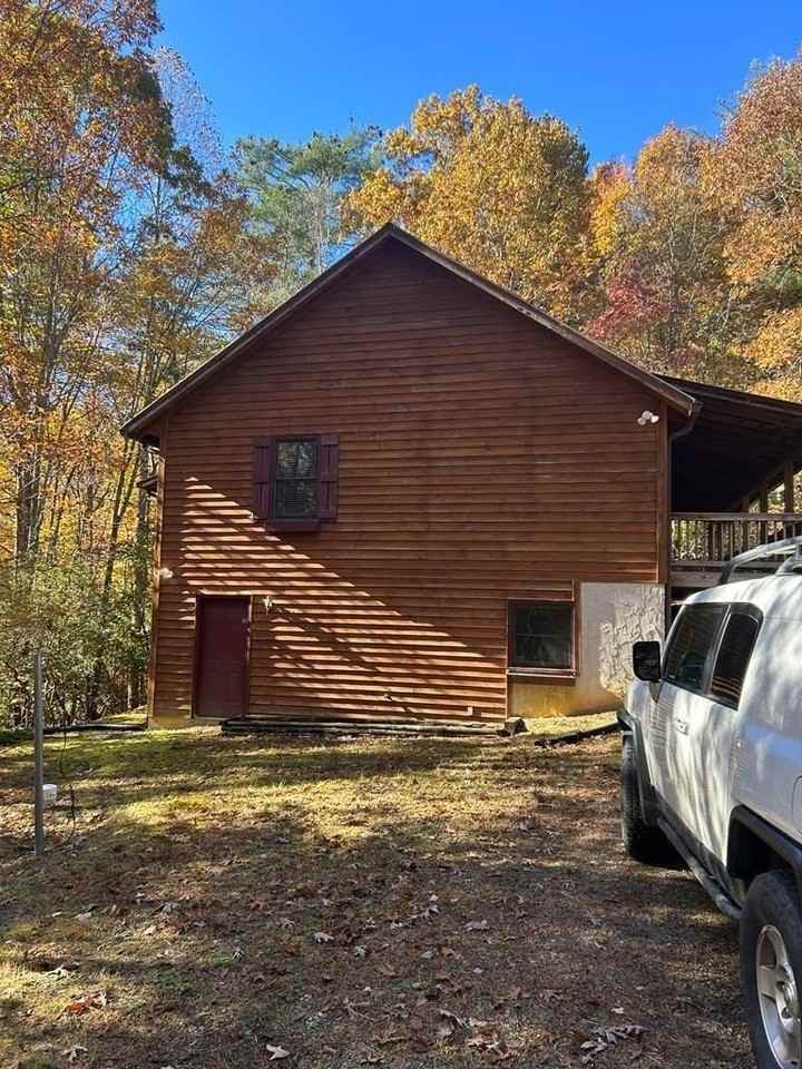 233 Wildwind Ln - Photo 2 of 30