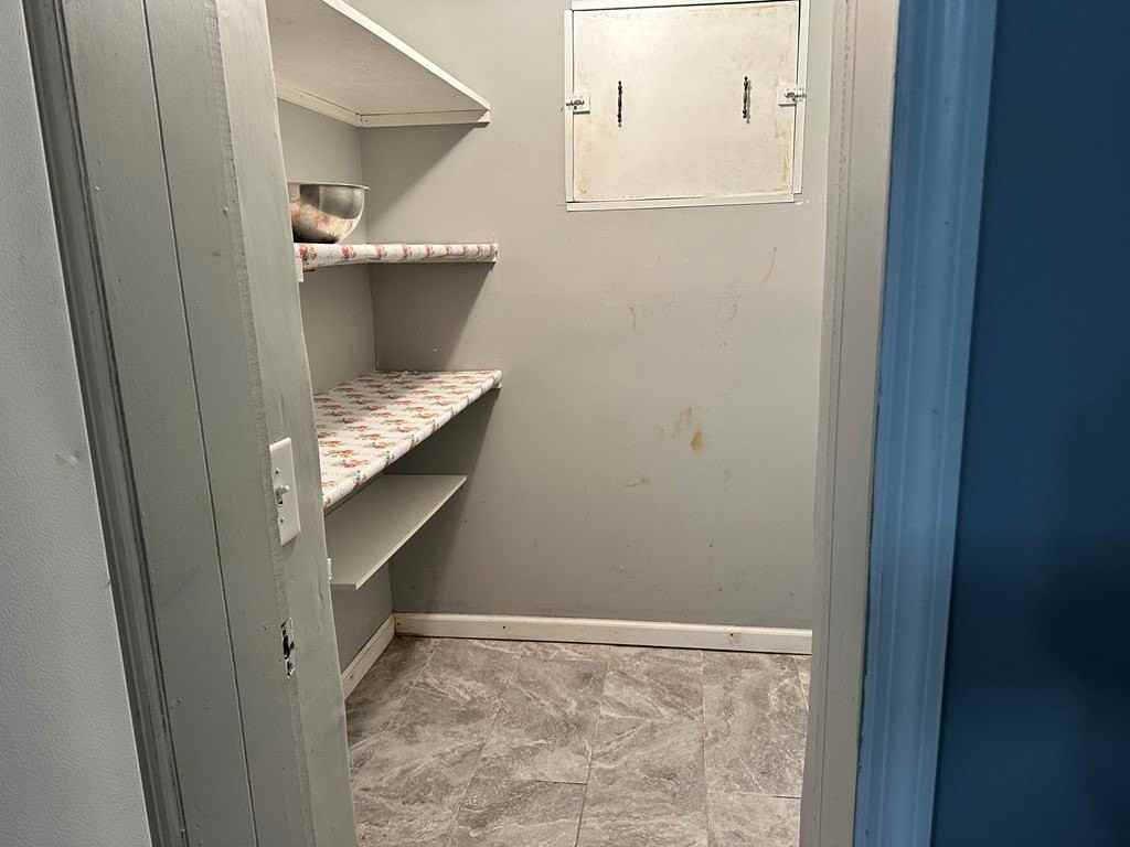 236 Logan Cir - Photo 6 of 17