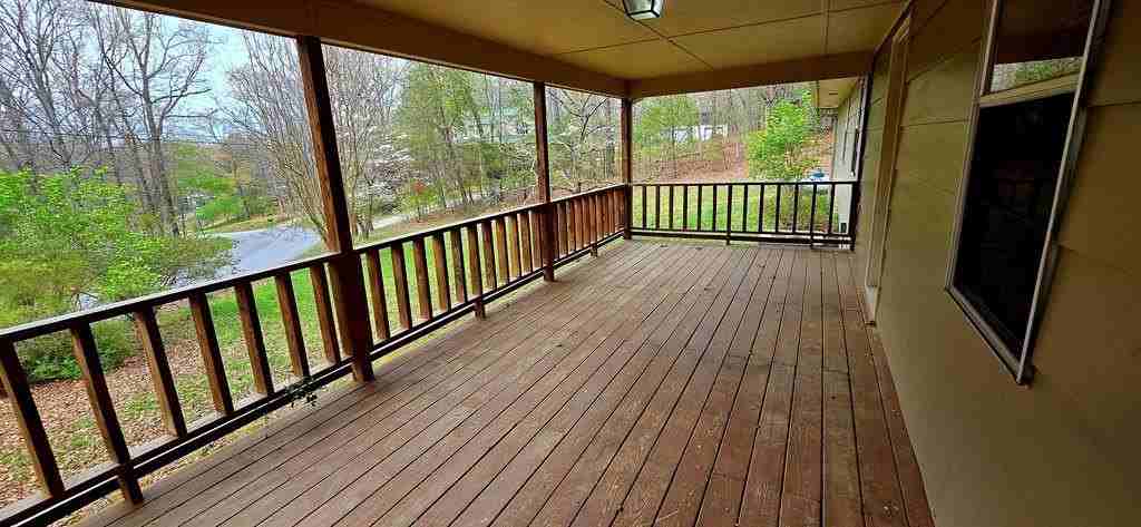 24 Hamby Rd - Photo 5 of 25