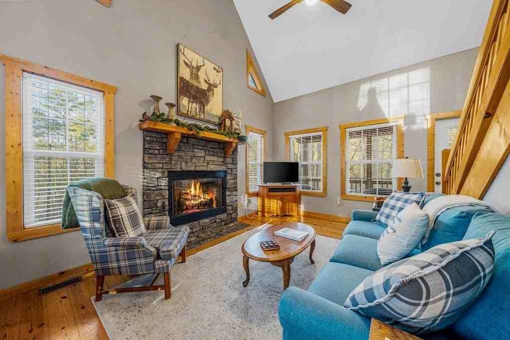 64 Poolside Ct - Photo 4 of 25