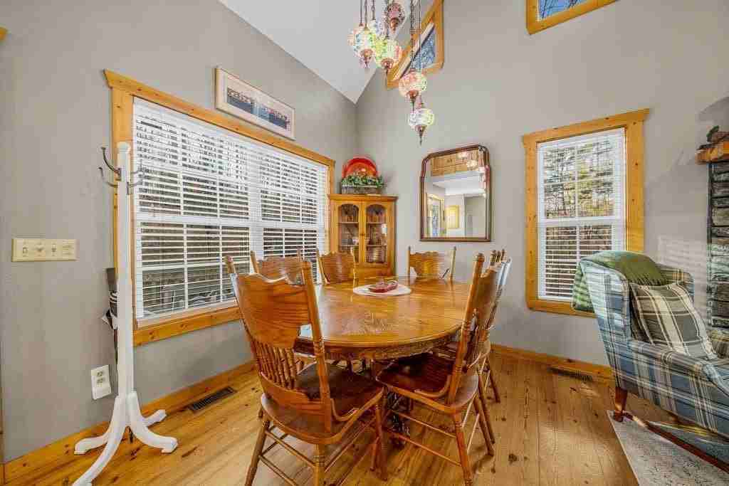 64 Poolside Ct - Photo 5 of 25