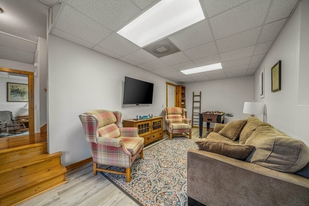 64 Poolside Ct - Photo 7 of 25
