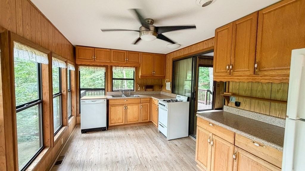 1253 Tipton Springs Rd - Photo 4 of 50