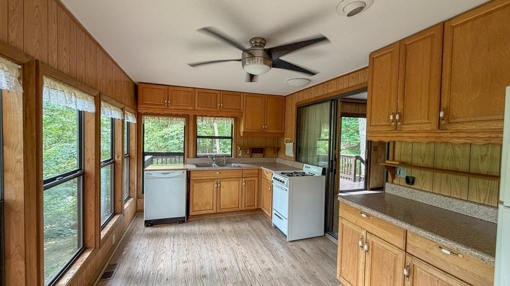 1253 Tipton Springs Rd - Photo 5 of 50