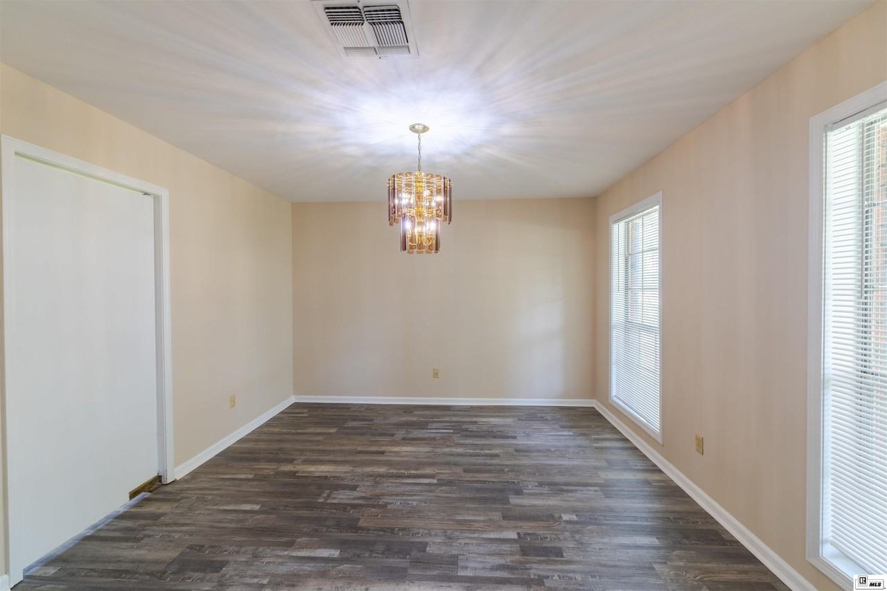 2700 Anita Ln - Photo 6 of 33