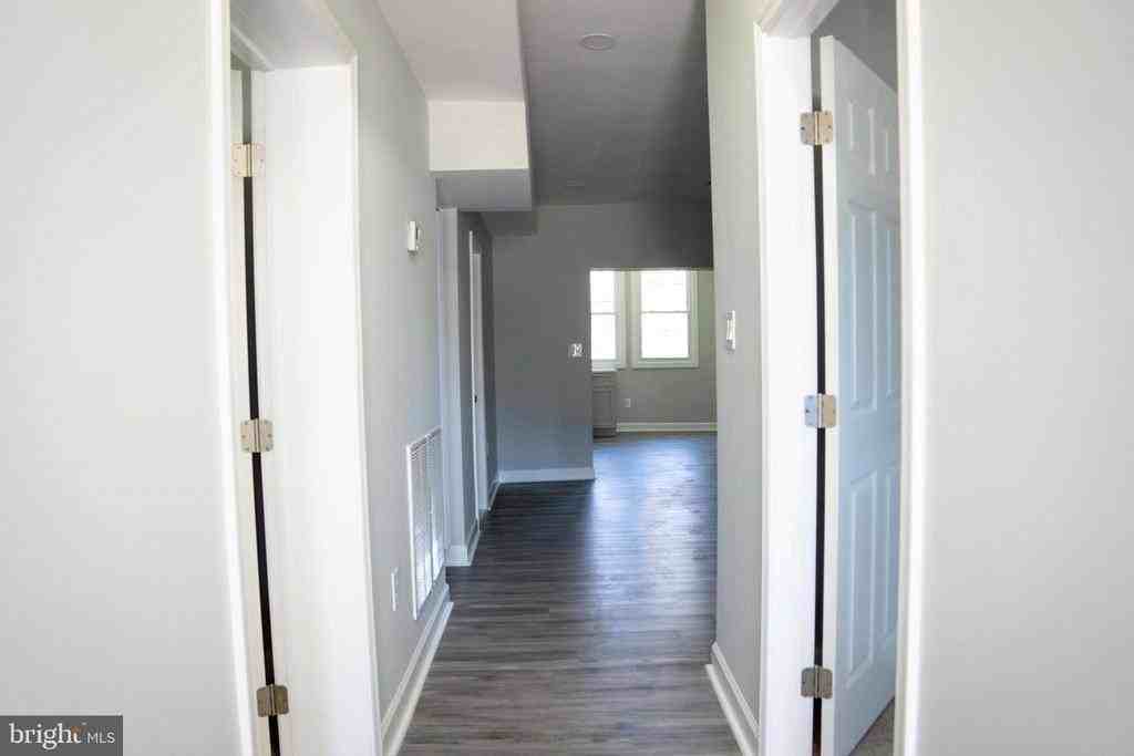 1009 Main St #2 - Photo 2 of 14