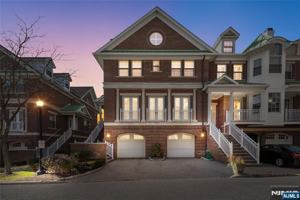featured image of 605 Heights Ln