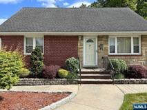 40 Oxford Ave - Photo 1 of 1