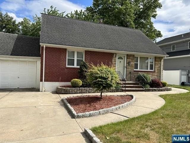 40 Oxford Ave - Photo 2 of 17