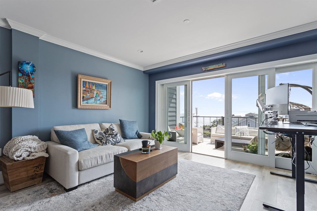 535 Ocean Blvd #403 - Photo 7 of 46
