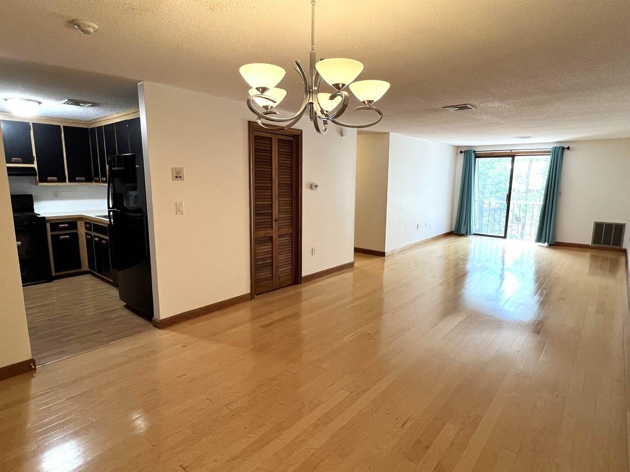 116 Bluestone Dr - Photo 3 of 16