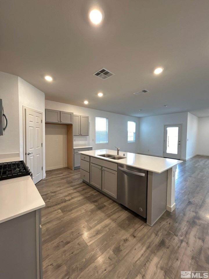 1451 Granary Park Ave - Photo 5 of 21