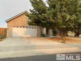 featured image of 752 Divot Dr