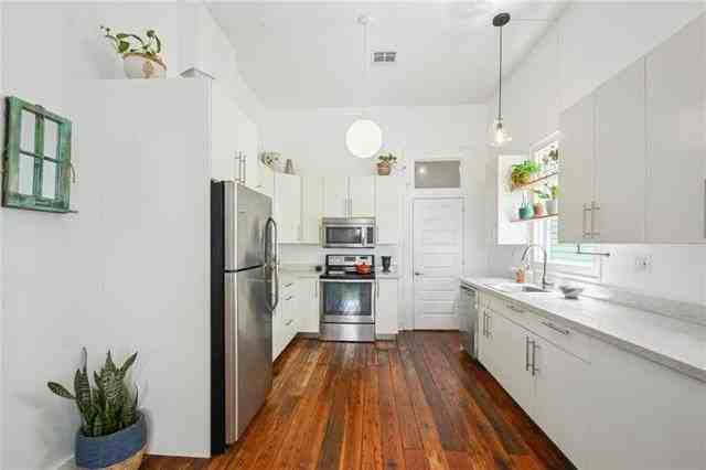 2713 2nd St - Photo 7 of 26