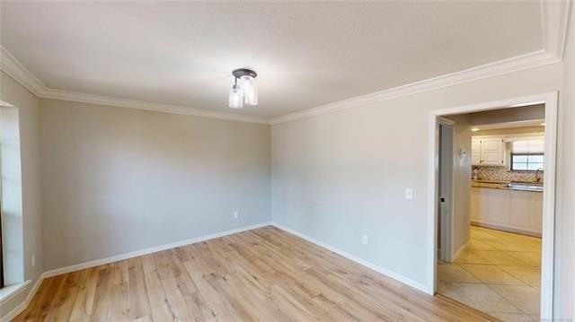 7841 S Hickory Ct - Photo 5 of 35