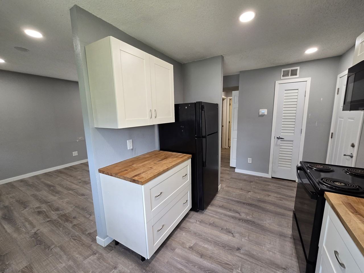 109 Ludland DriveUnit 7 #1 - Photo 2 of 12