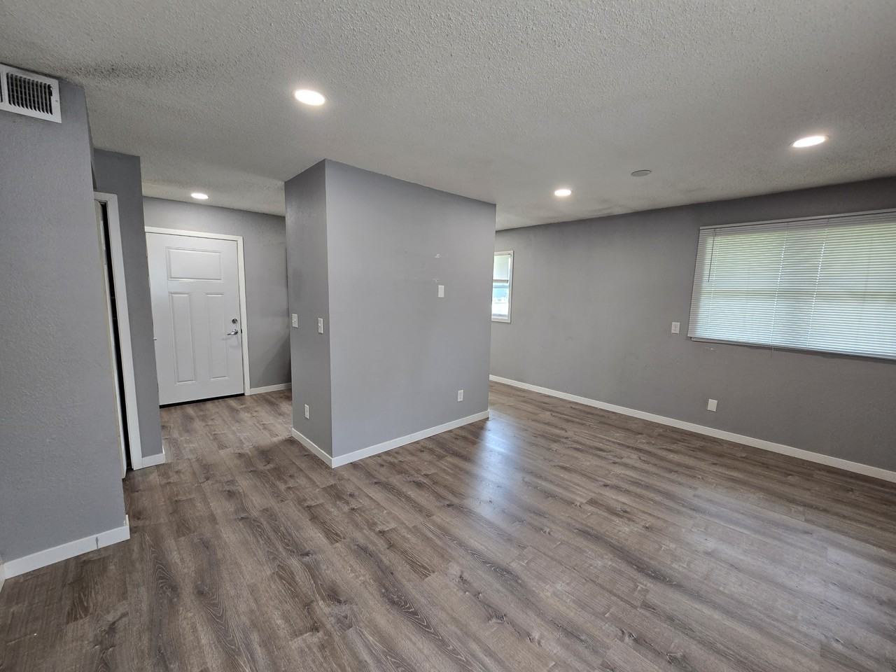 109 Ludland DriveUnit 7 #1 - Photo 4 of 12