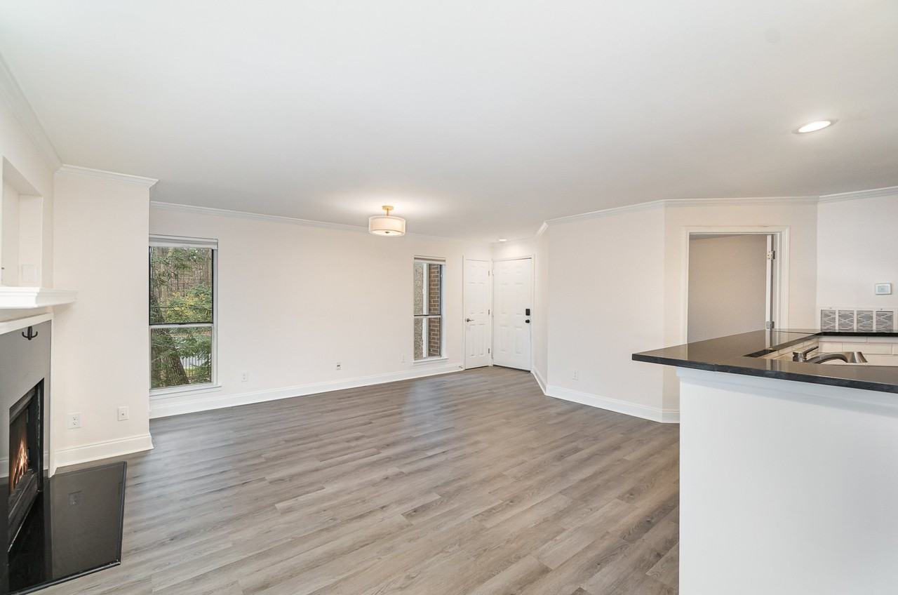 2512 Cranbrook Ln #1 - Photo 5 of 16