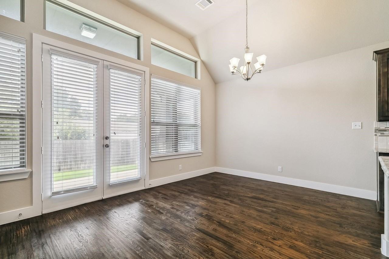 2508 Sanders Ct - Photo 5 of 35