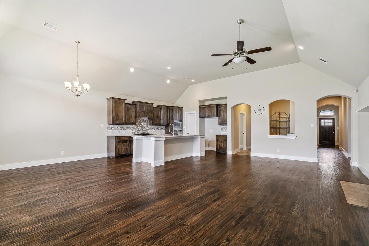 2508 Sanders Ct - Photo 6 of 35