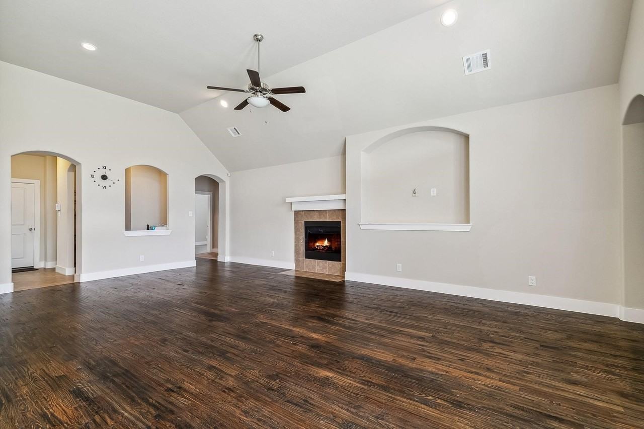 2508 Sanders Ct - Photo 7 of 35
