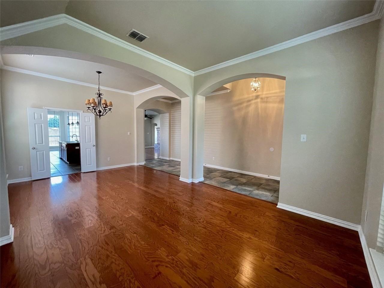 2902 Madison Dr - Photo 6 of 31