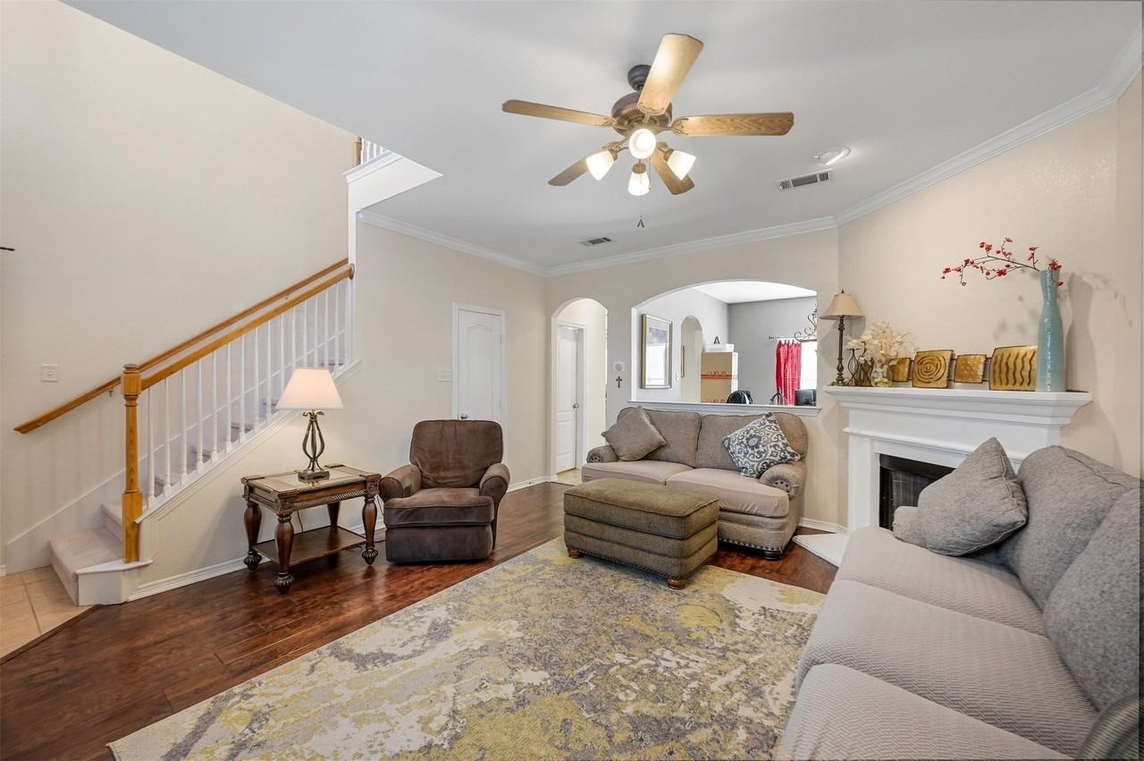 1905 Francis Ct - Photo 5 of 25