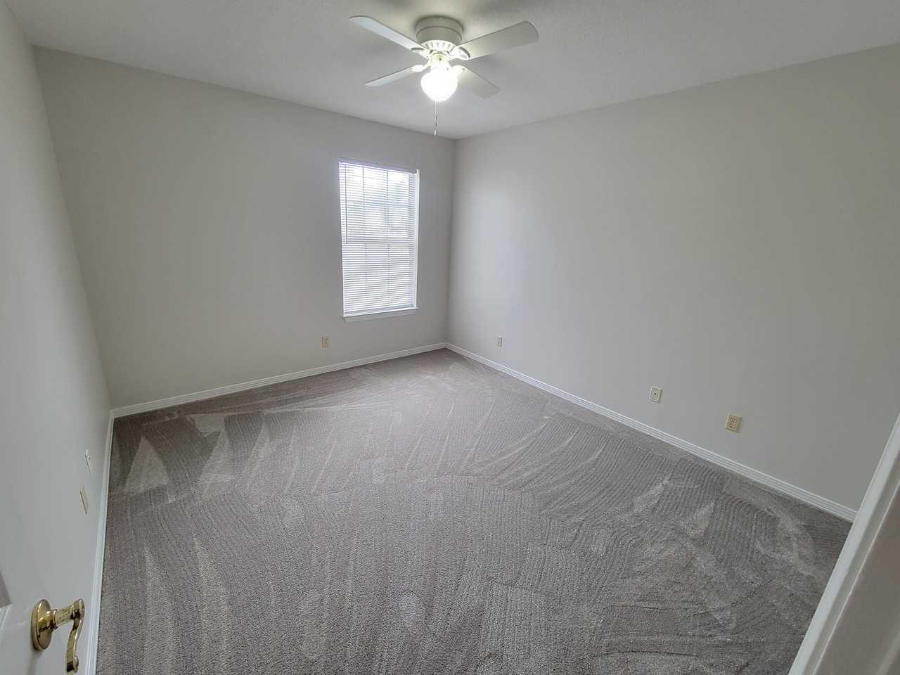 313 Rue Dianne - Photo 3 of 11