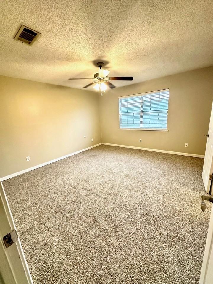 1791 Salem Ave - Photo 6 of 13