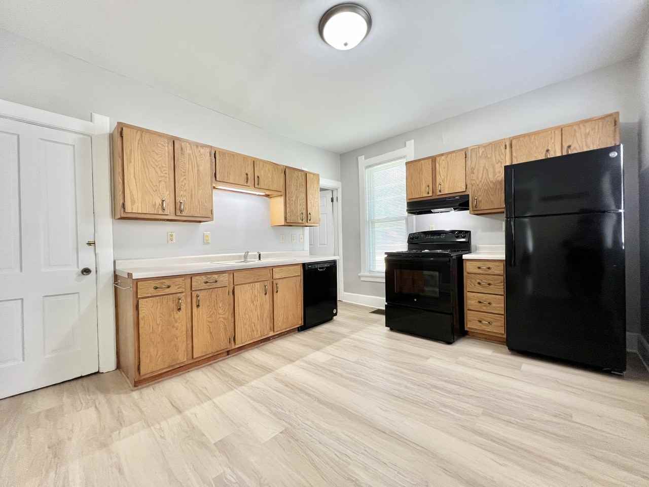 28 N Atwood Ave #1 - Photo 3 of 10