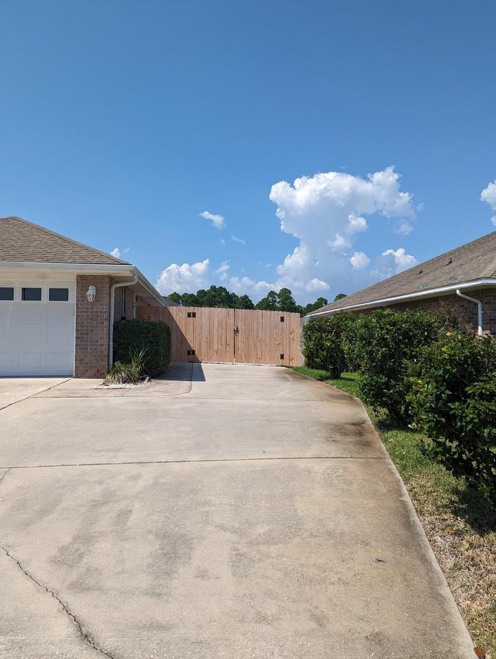 9903 Parker Lake Cir - Photo 2 of 35