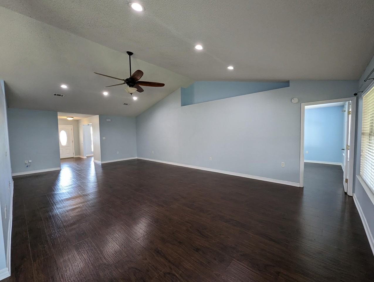 9903 Parker Lake Cir - Photo 6 of 35