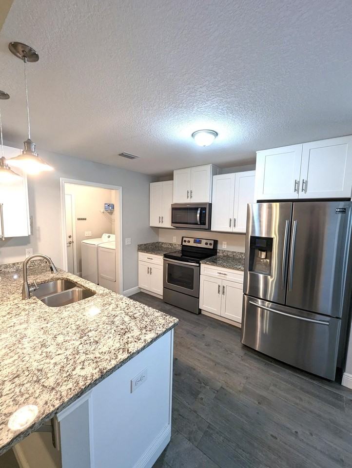 6762 Valerie Ln - Photo 5 of 30