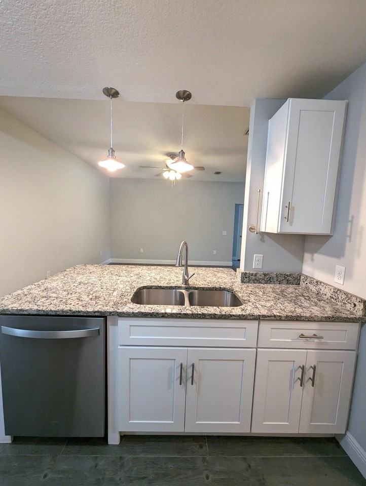 6762 Valerie Ln - Photo 7 of 30