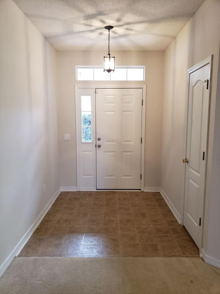 2045 Catline Cir - Photo 2 of 14