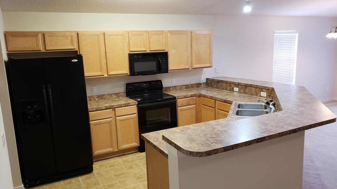 2045 Catline Cir - Photo 4 of 14