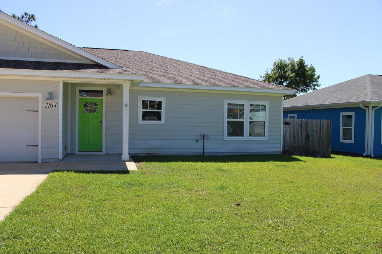 2164 Wind Trace Rd N - Photo 2 of 28