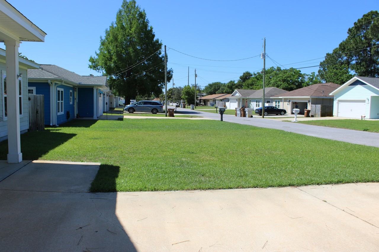 2164 Wind Trace Rd N - Photo 4 of 28