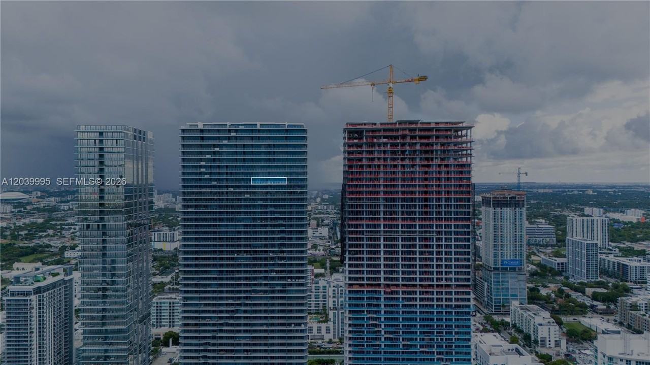 NE 24th St & Biscayne Blvd - Photo 2 of 40