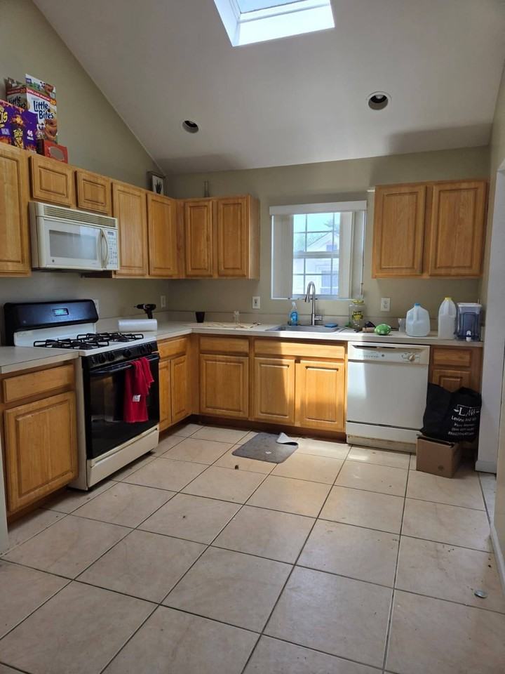 Valcour Ave - Photo 3 of 11