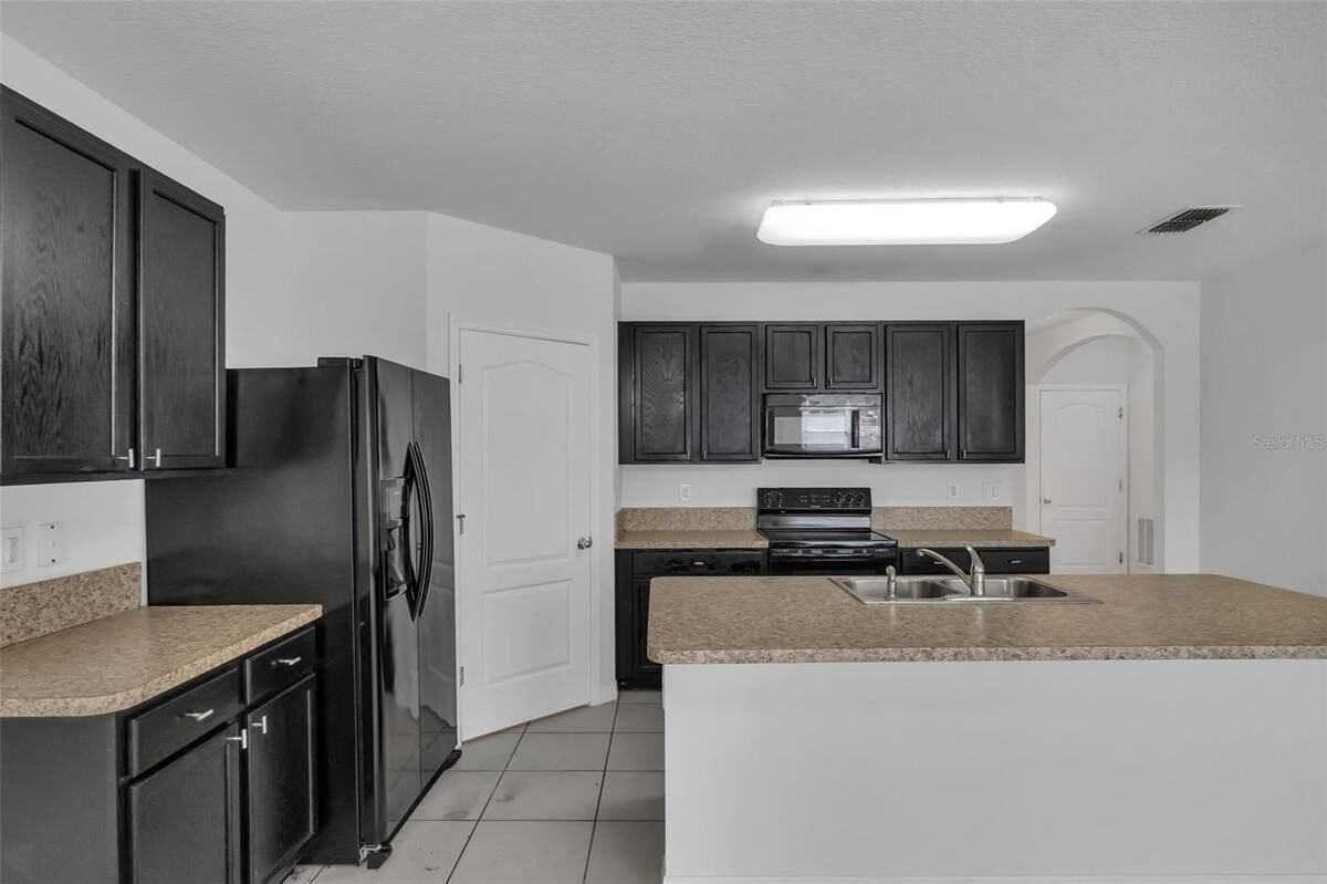 1828 Partin Terrace Rd - Photo 5 of 35
