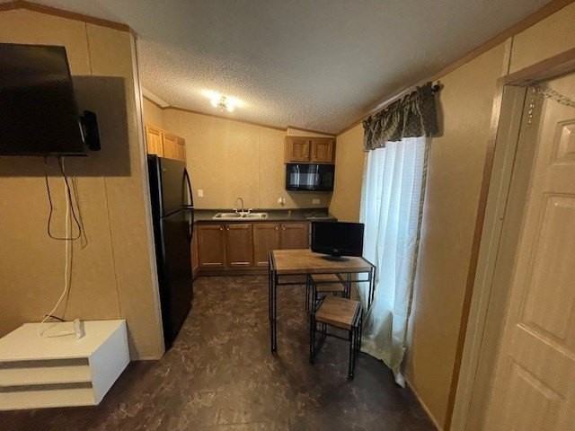201 N Eric Ave - Photo 4 of 16