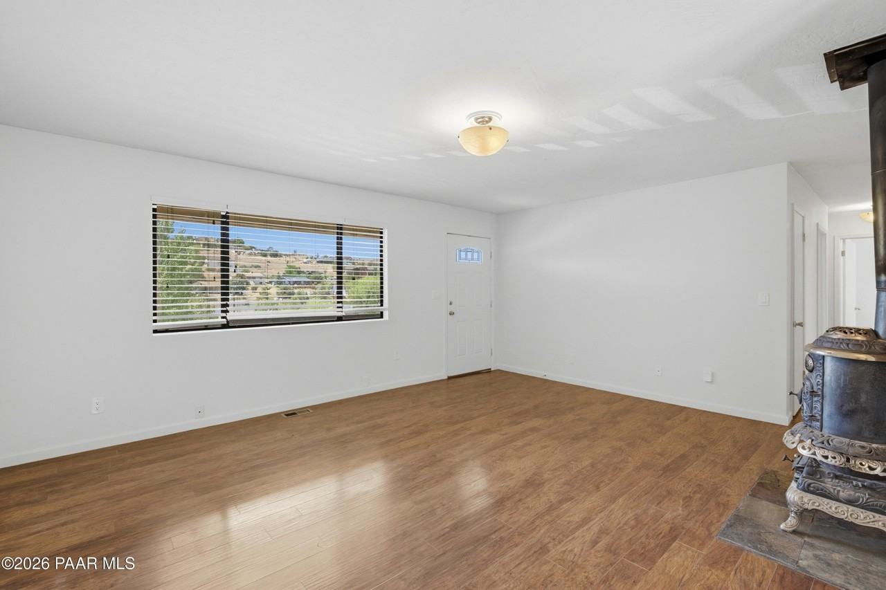 4739 E Julie Dr - Photo 7 of 23
