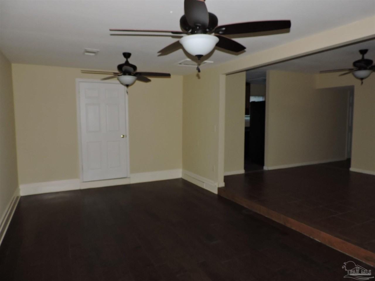 1117 Medford Ave - Photo 4 of 16