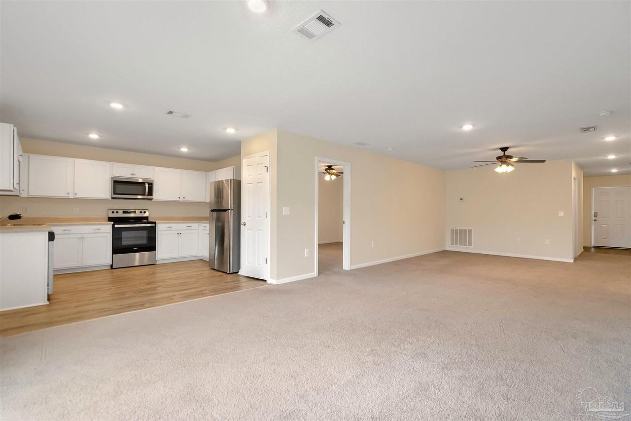 8724 Schooner Ln - Photo 5 of 17