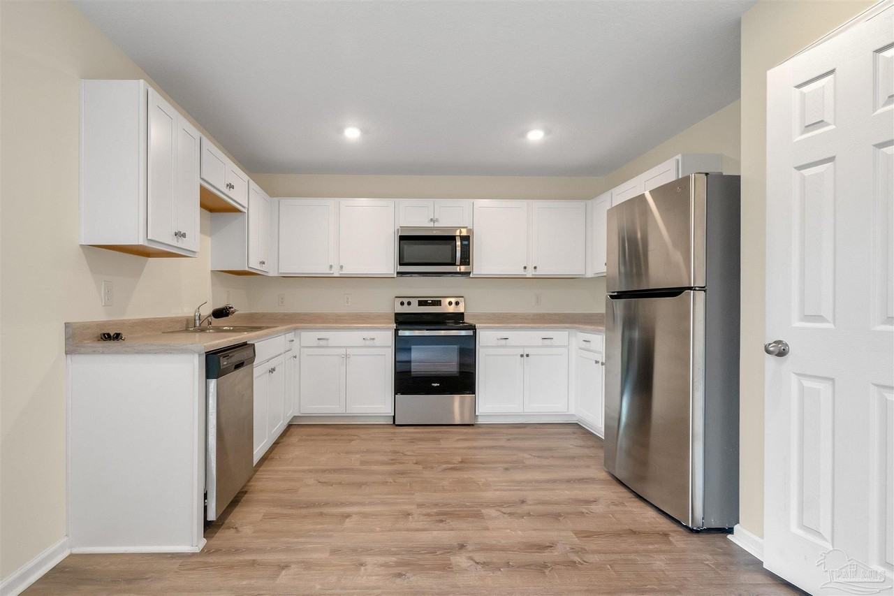 8724 Schooner Ln - Photo 6 of 17