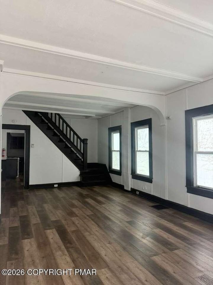 76 Wadham St - Photo 2 of 8