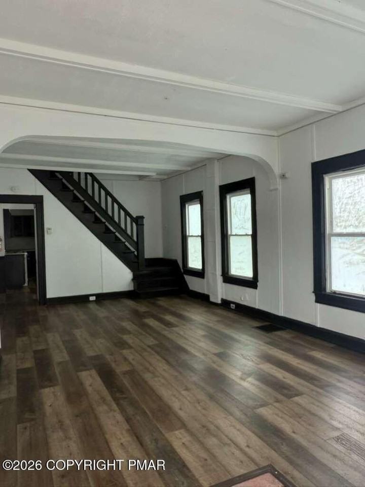 76 Wadham St - Photo 3 of 8