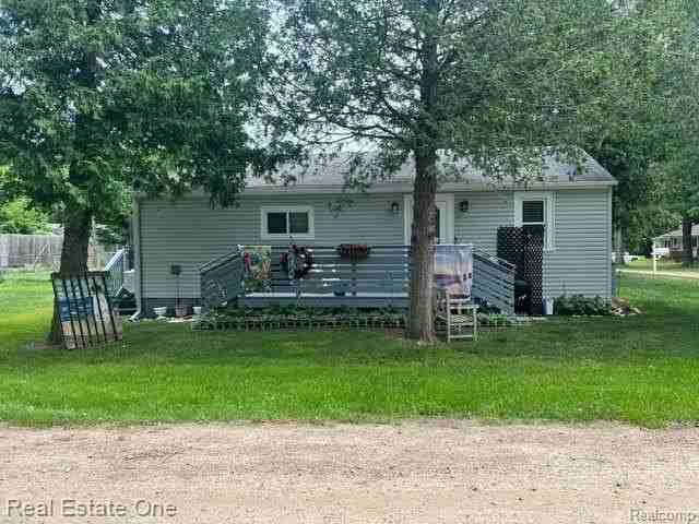 7153 Cedar Rd - Photo 3 of 31